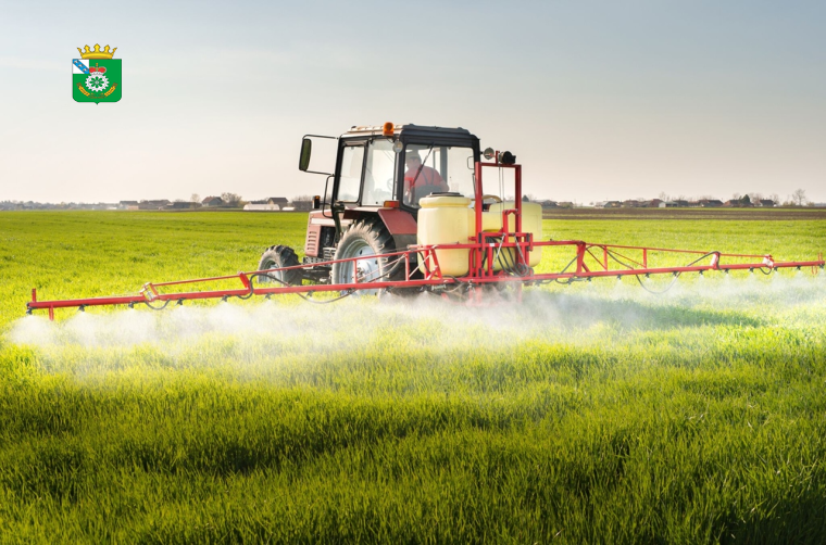 Применением пестицидов и агрохимикатов для обработки посевов сельскохозяйственных культур.