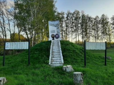 Памятник воинов-односельчан, павших в боях за Родину в годы Великой Отечественной войны.